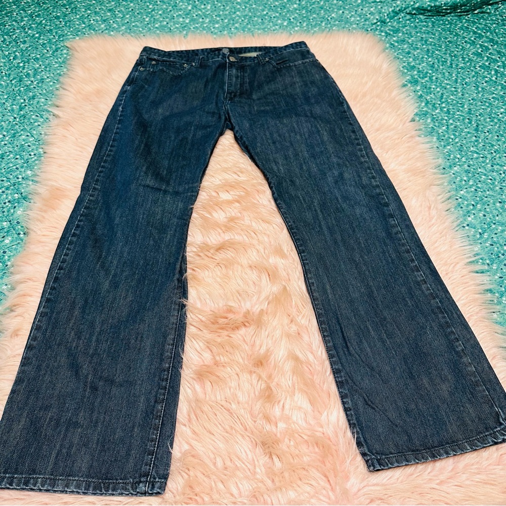Alfani men’s blue jeans 34Wx32L Back buttons have been torn off.